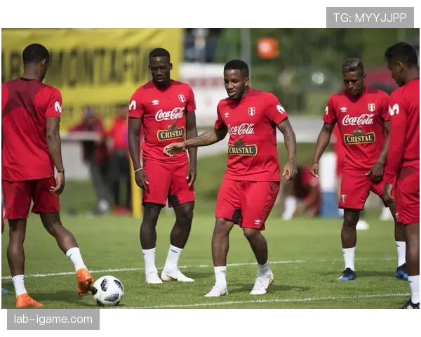 秘鲁队中场组织力强劲，剑指重要赛事