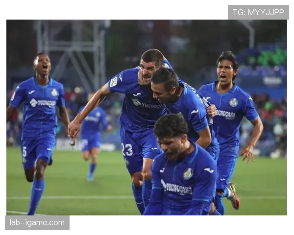 西甲五大后卫体系解析：防守艺术与战术革新的新风向