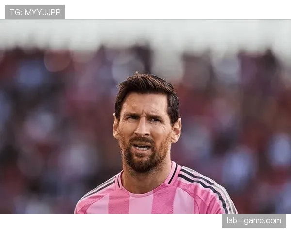 梅西演绎足球艺术，稳健世界波集锦引热议