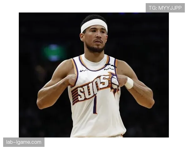 德文·布克今天又开始拼命刷点阵图了？这生活节奏普通人承受不了啊！